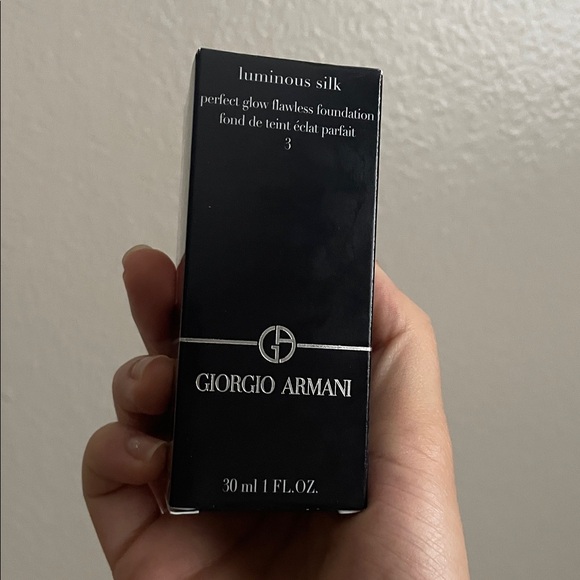 Giorgio Armani Beauty Luminous Silk Glow Foundation shade 3, 30 ml NWT NEW - Picture 4 of 8